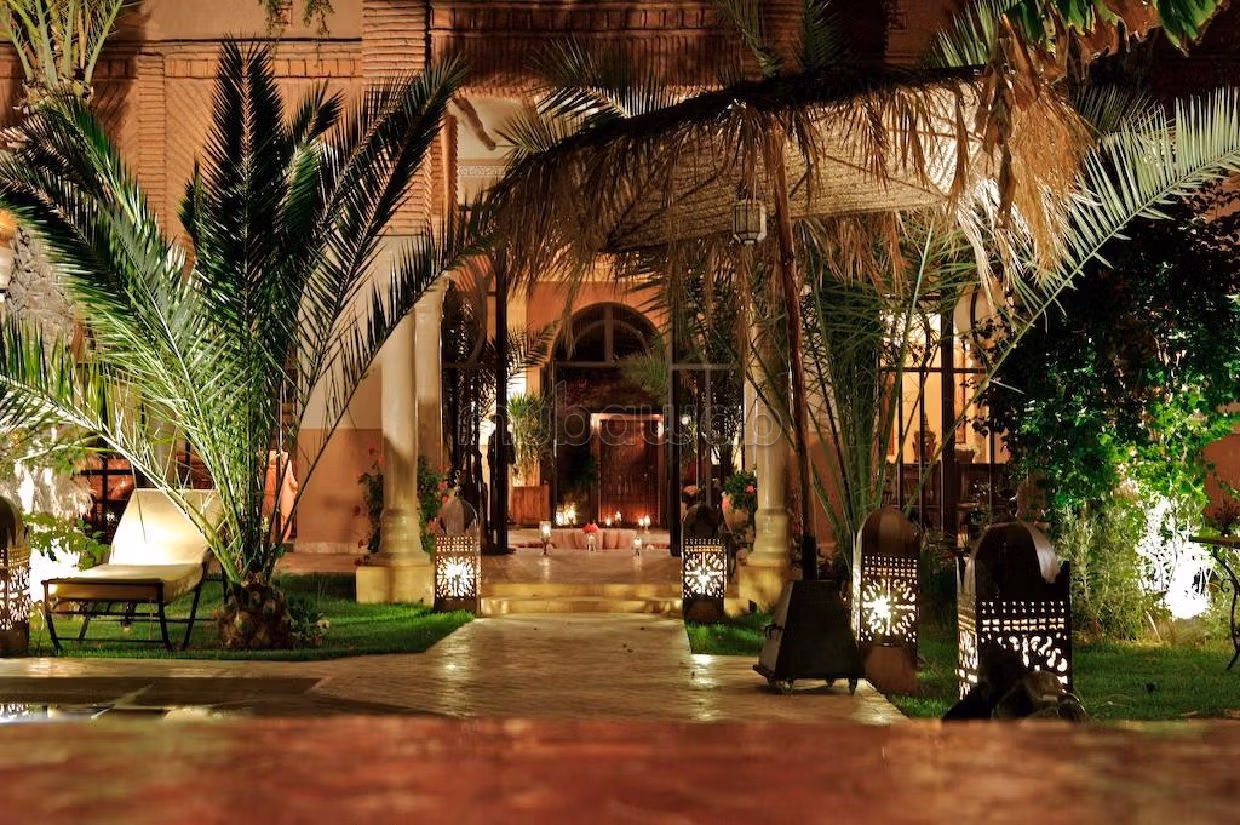 High quality house for sale in Hay Targa. 10 large rooms. Attic