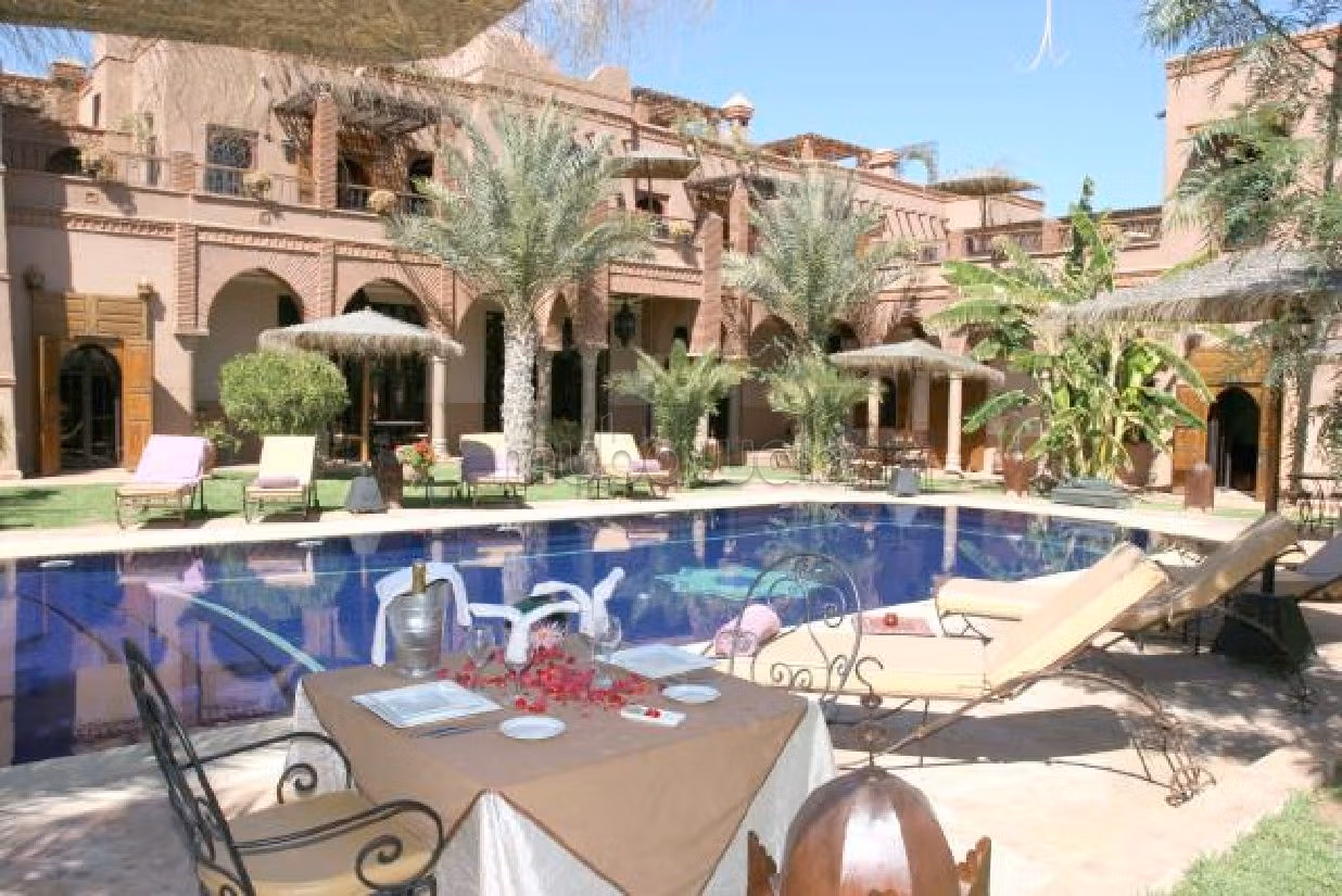 High quality house for sale in Hay Targa. 10 large rooms. Attic