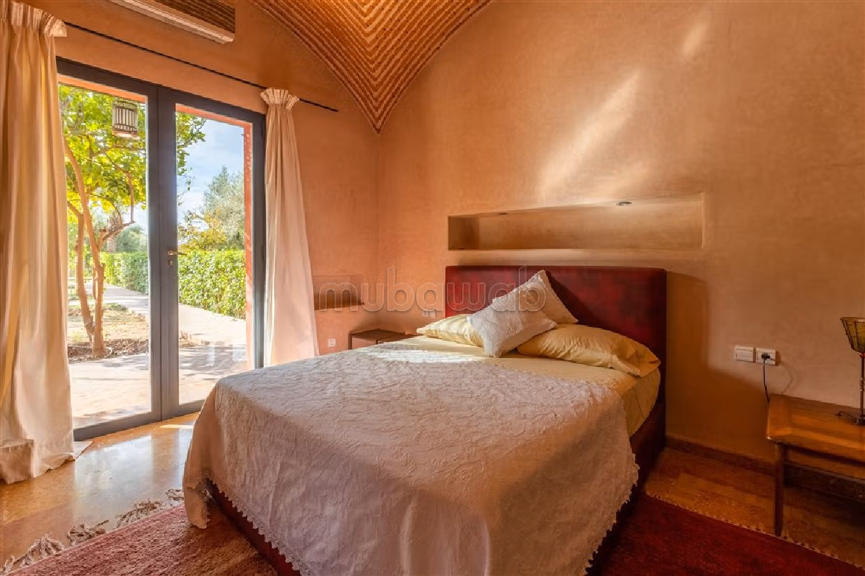 فيلا، شرفة، مسبح