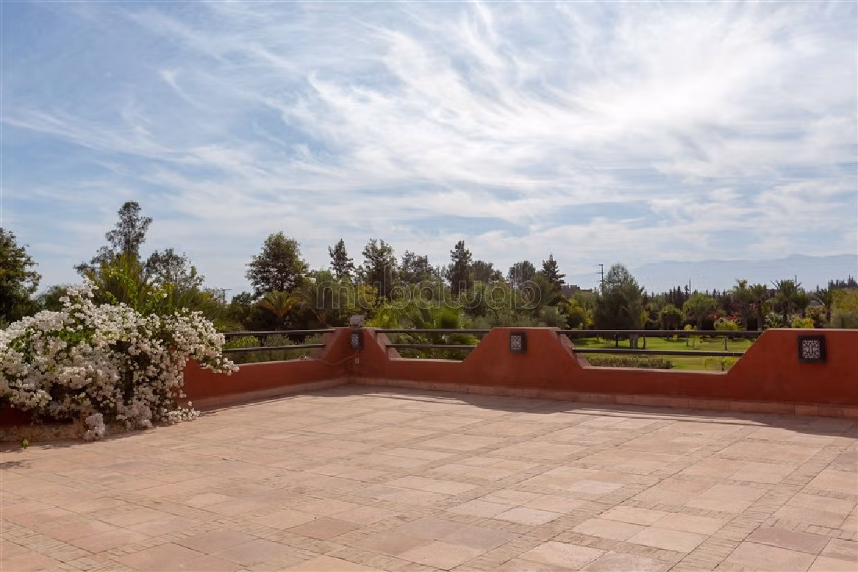 فيلا، شرفة، مسبح