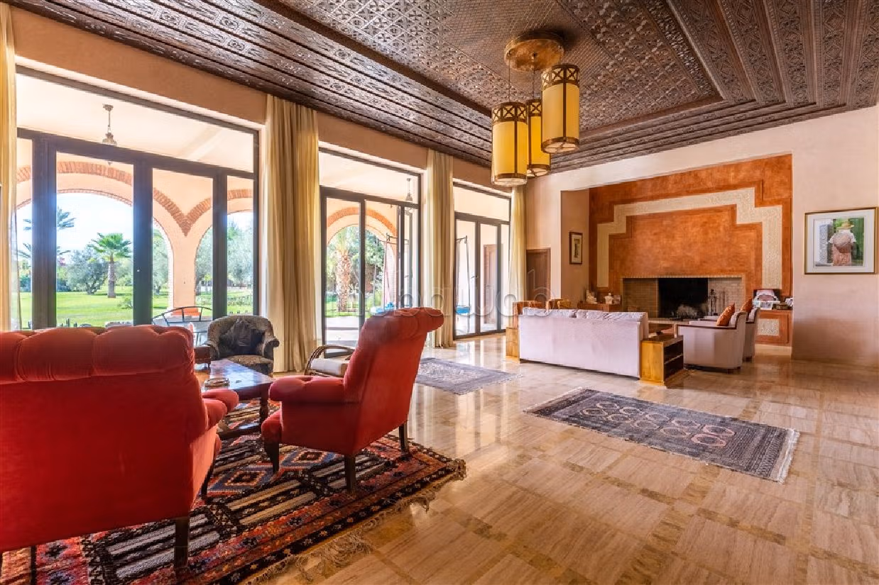 فيلا، شرفة، مسبح