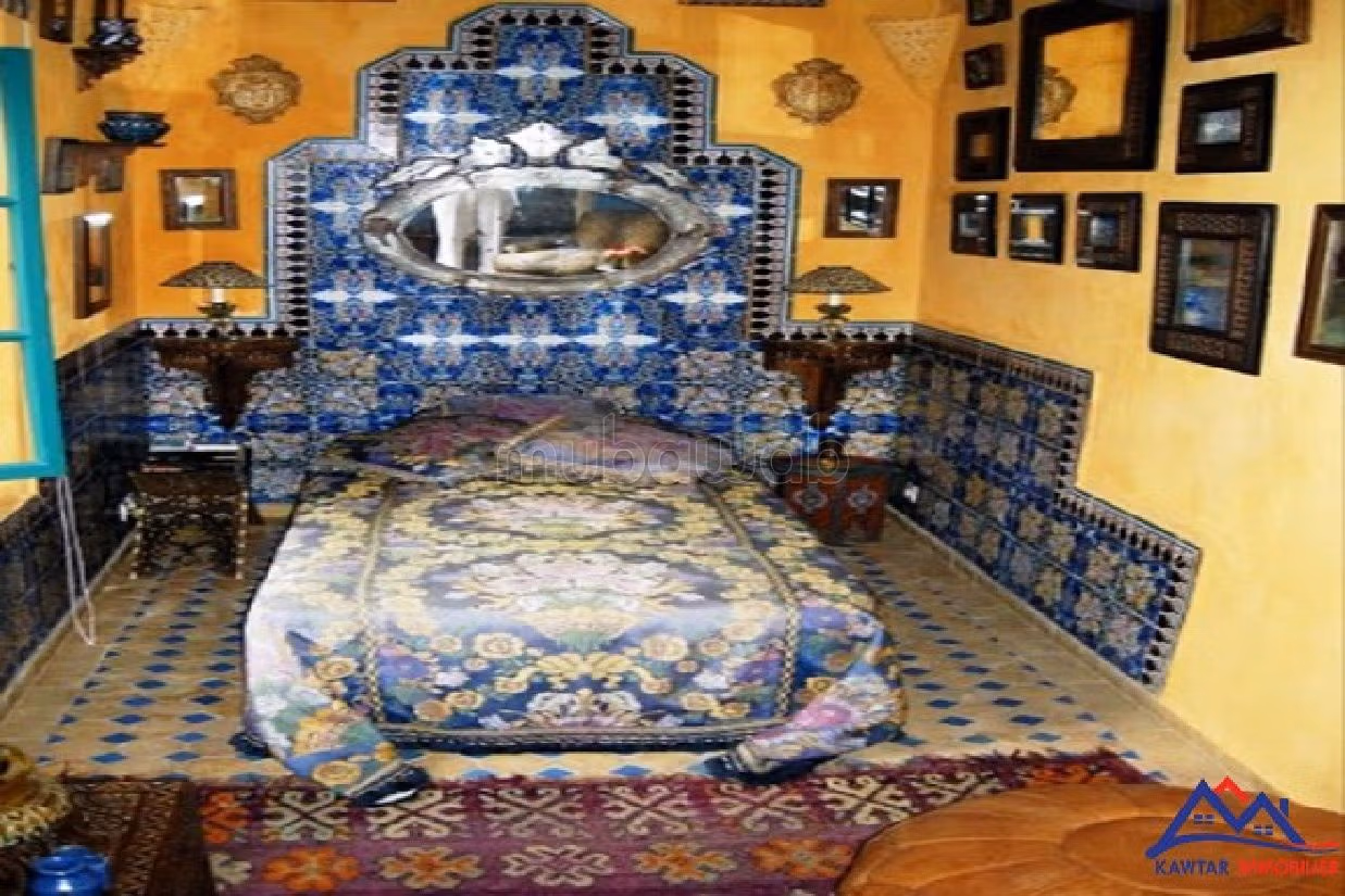 Lavish riad for sale. 7 comfortable rooms. Terrace and garden. 