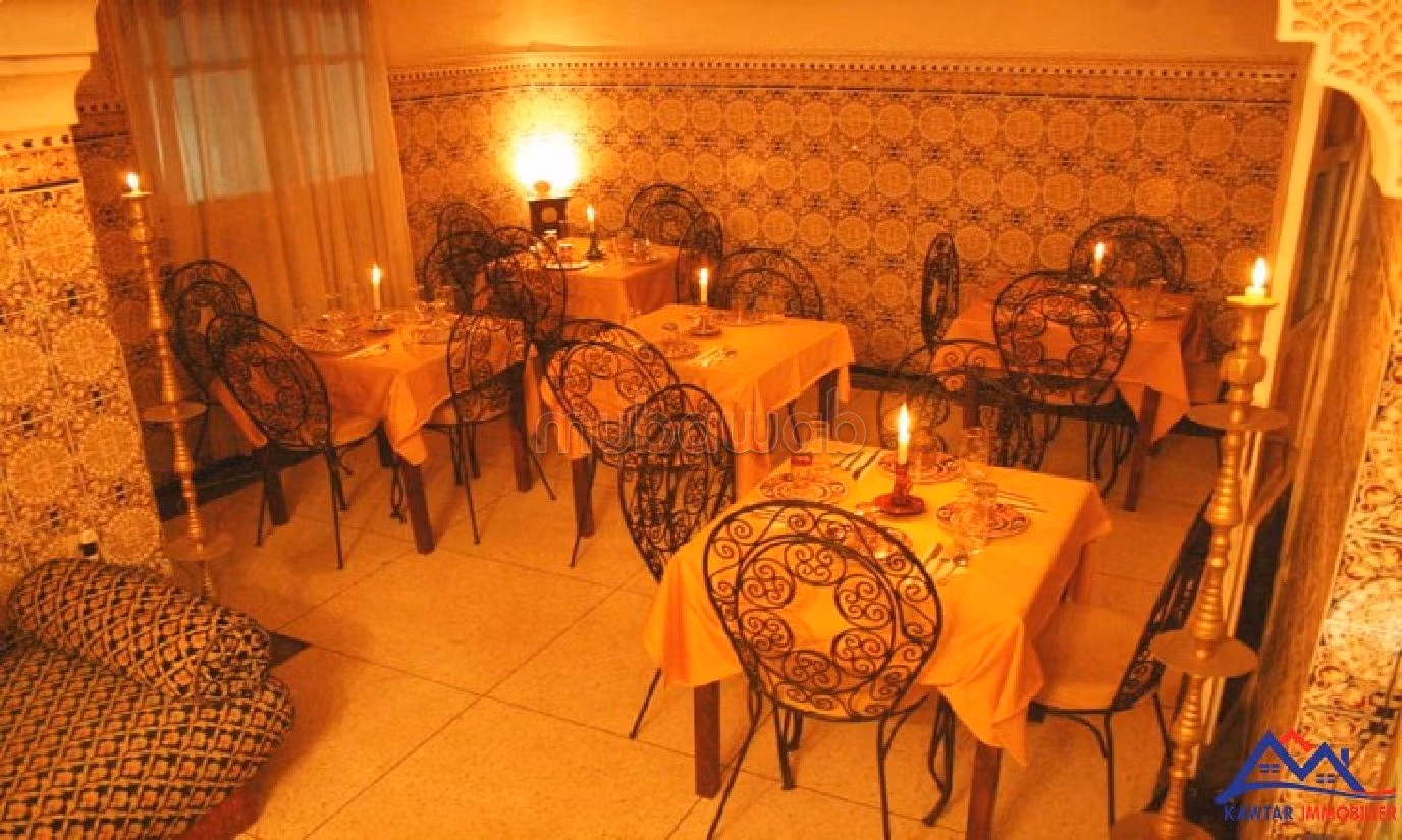 Luxury home for sale. 11 large living areas. Garden and terrace. 