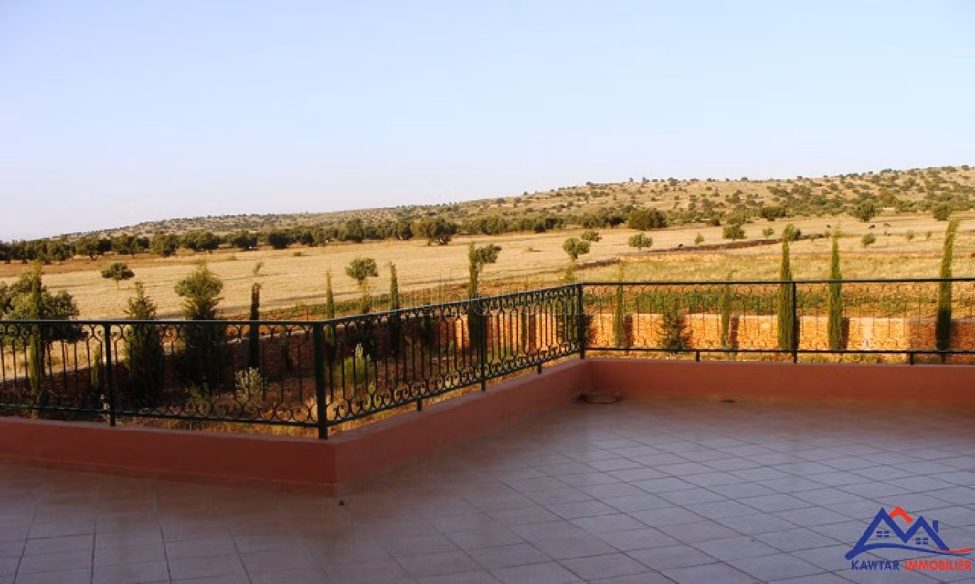 Splendid villa for sale in Route de Marrakech. Surface area 5 900 m². Garden. 
