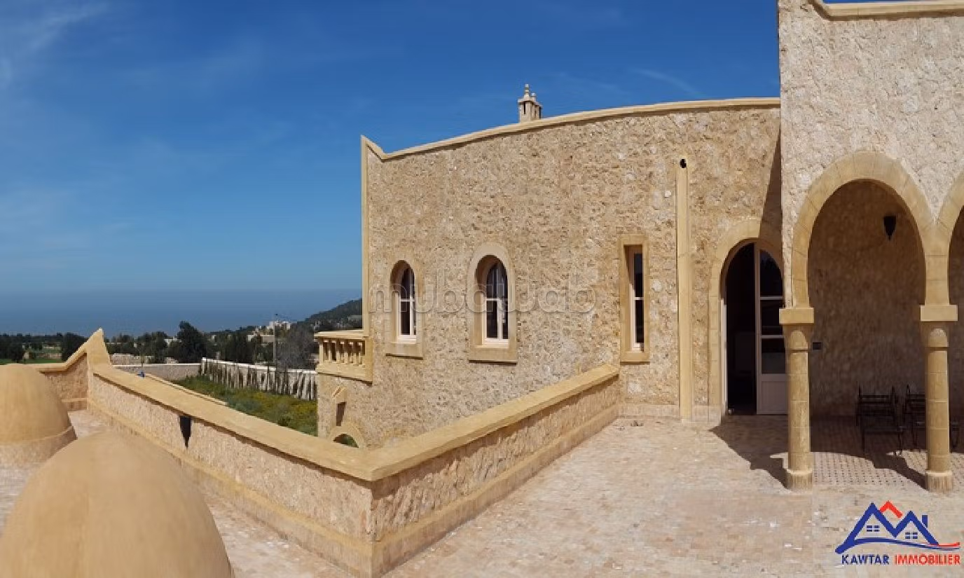 فيلا مساحتها 10000م²، مطبخ مجهز، شرفة، الصويرة