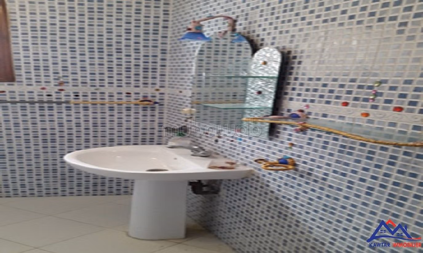 Se alquila este piso. 2 bonitas habitaciones. Estacionamiento privado