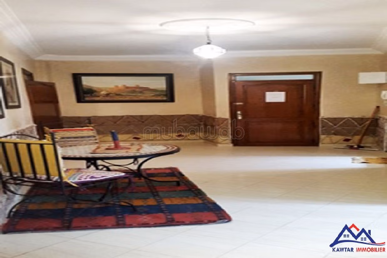 Se alquila este piso. 2 bonitas habitaciones. Estacionamiento privado