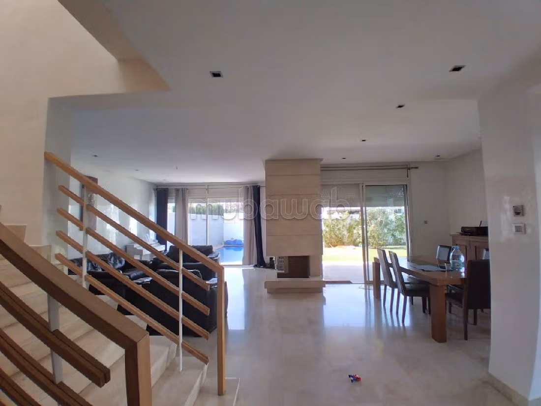 فيلا مساحتها 538م²، مطبخ مجهز، شرفة، 10 غرف، بوسكورة