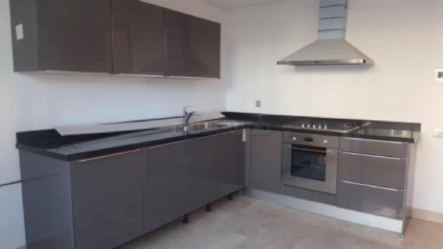 فيلا مساحتها 538م²، مطبخ مجهز، شرفة، 10 غرف، بوسكورة