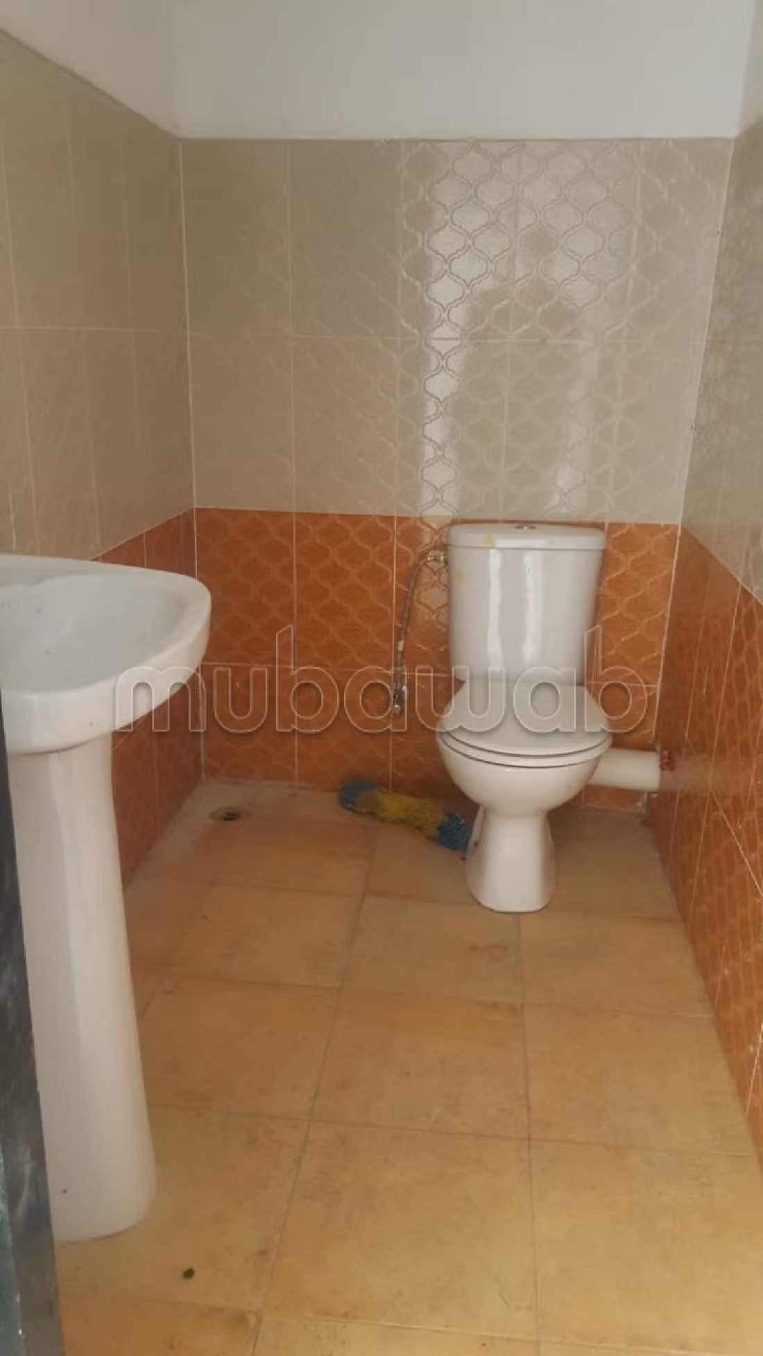 Nu huren: commercieel vastgoed. Oppervlakte 430 m². 