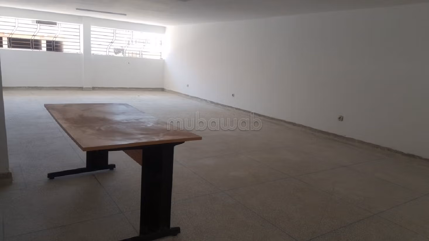 Nu huren: commercieel vastgoed. Oppervlakte 430 m². 