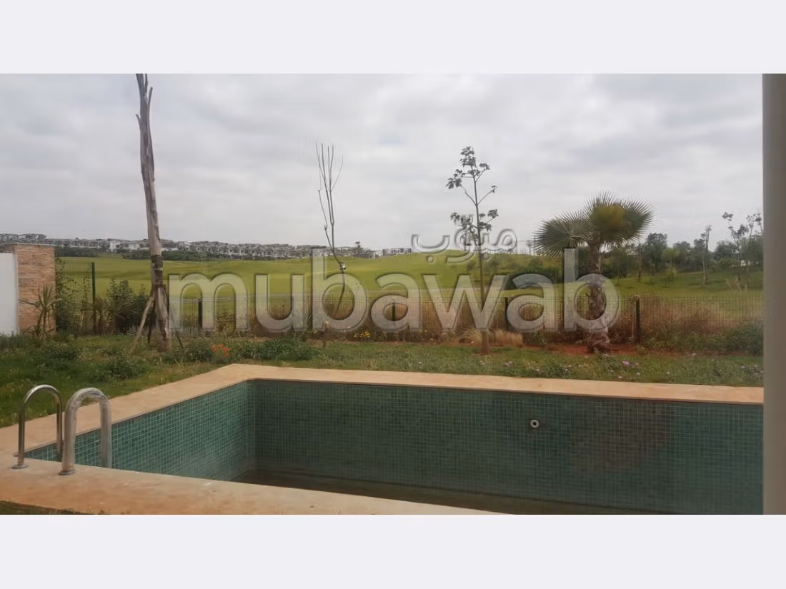 فيلا مساحتها 530م²، مطبخ مجهز، شرفة، 10 غرف، بوسكورة