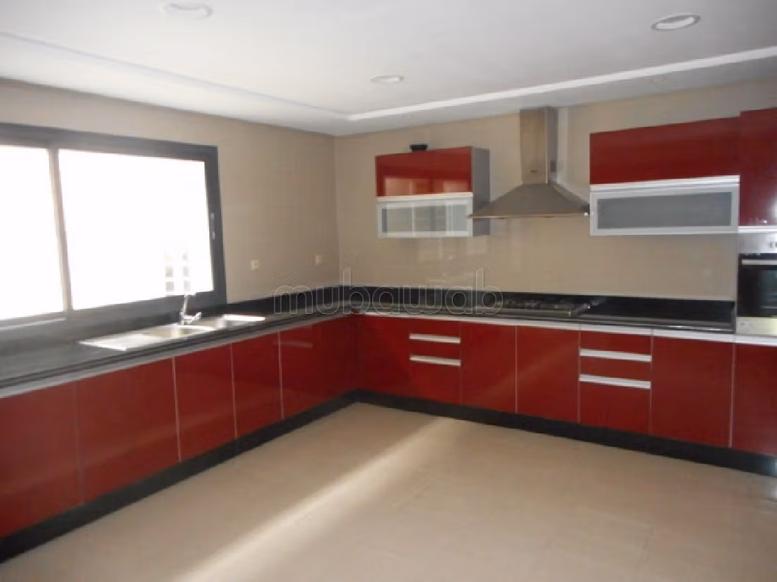 Nu huren: villa's en luxe woningen in Ain Diab. Oppervlakte 520 m². Met zwembad en airconditioning. 