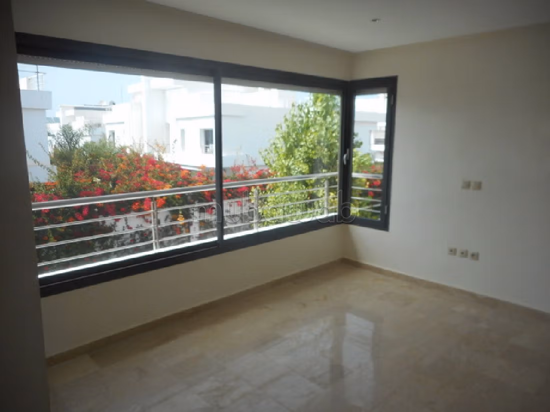 Nu huren: villa's en luxe woningen in Ain Diab. Oppervlakte 520 m². Met zwembad en airconditioning. 