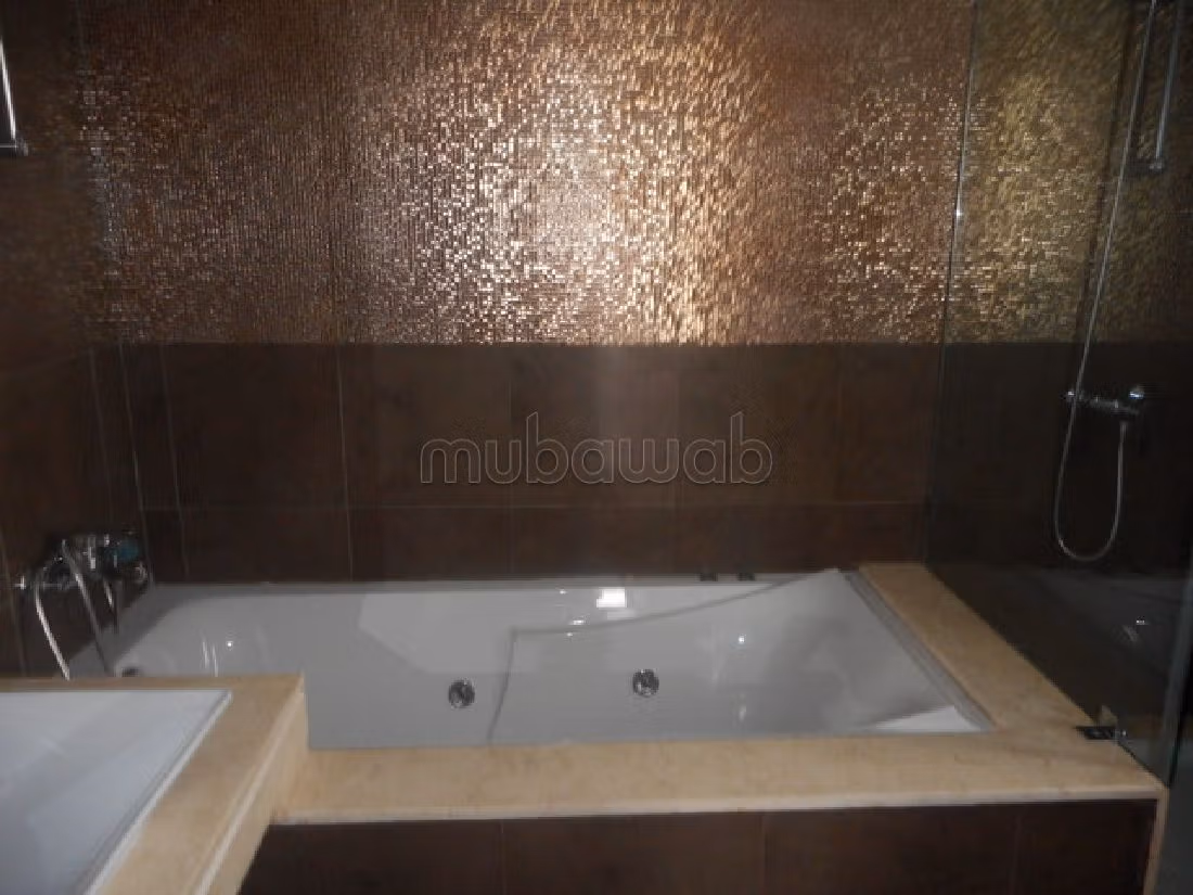 Nu huren: villa's en luxe woningen in Ain Diab. Oppervlakte 520 m². Met zwembad en airconditioning. 