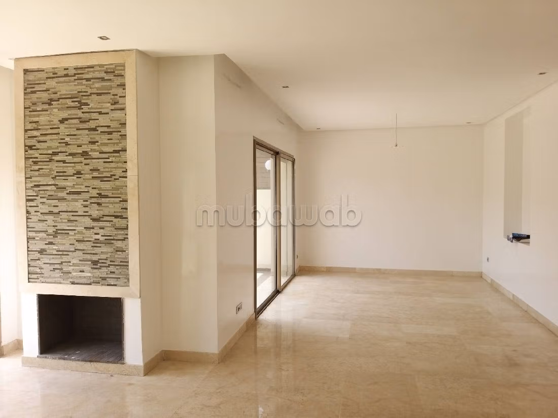 Eccezionale residenza di lusso in vendita a Bouskoura Ville. 7 locali spaziosi. Camino e piscina