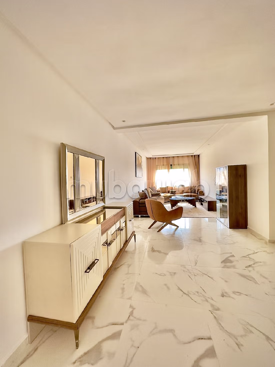 بيع شقة بسيدي رحال. المساحة الكلية 125 م². صحن هوائي والأمن والحراسة. 