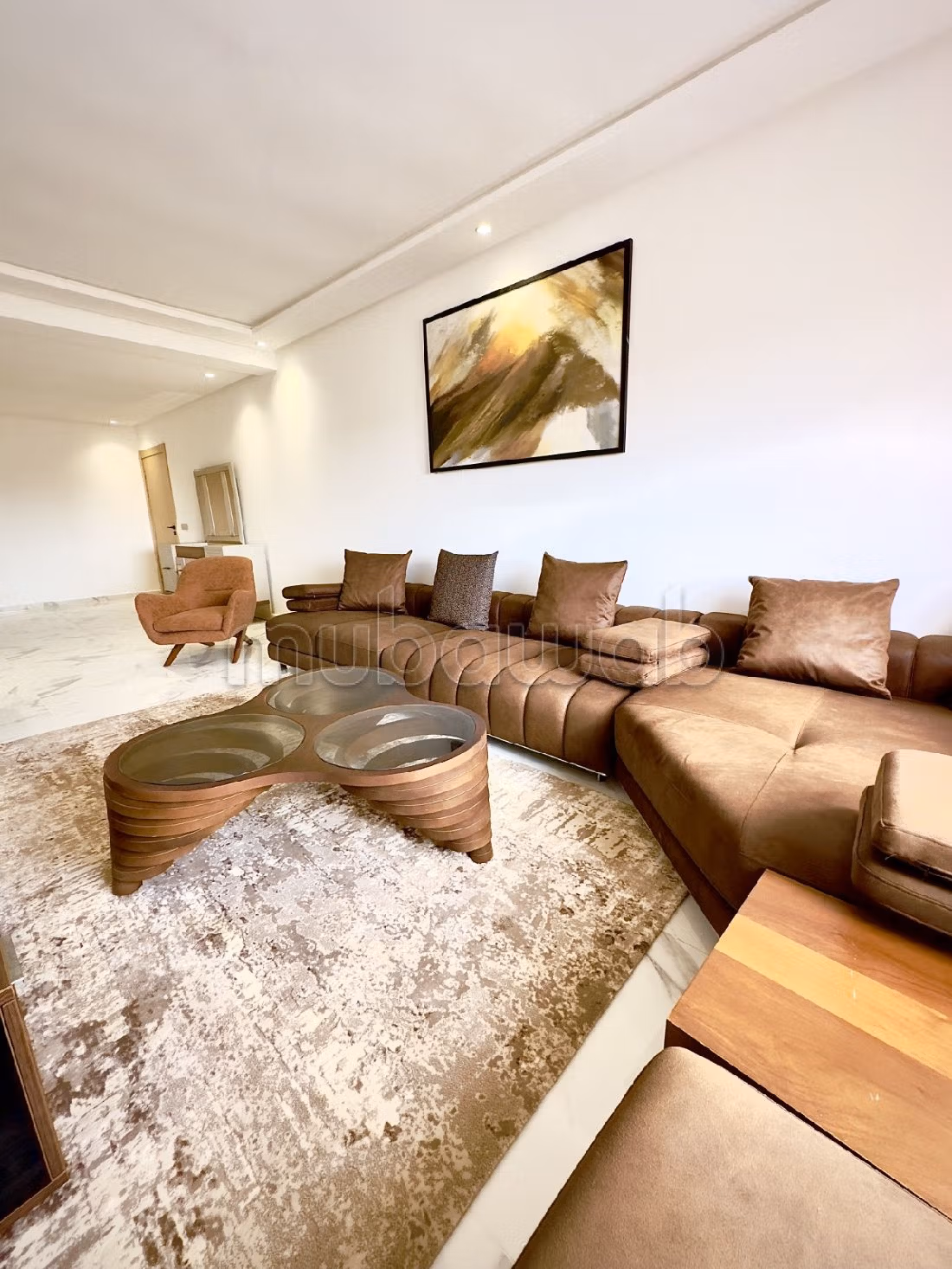 بيع شقة بسيدي رحال. المساحة الكلية 125 م². صحن هوائي والأمن والحراسة. 