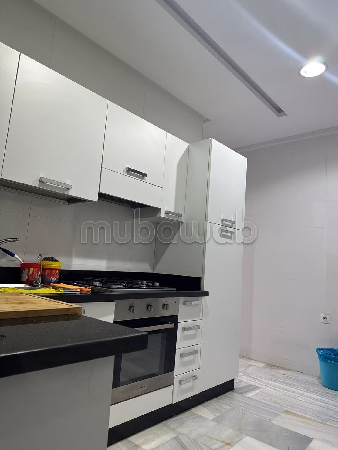 Very nice apartment for rent in Champ de course. Small area 118 m². Attic. 