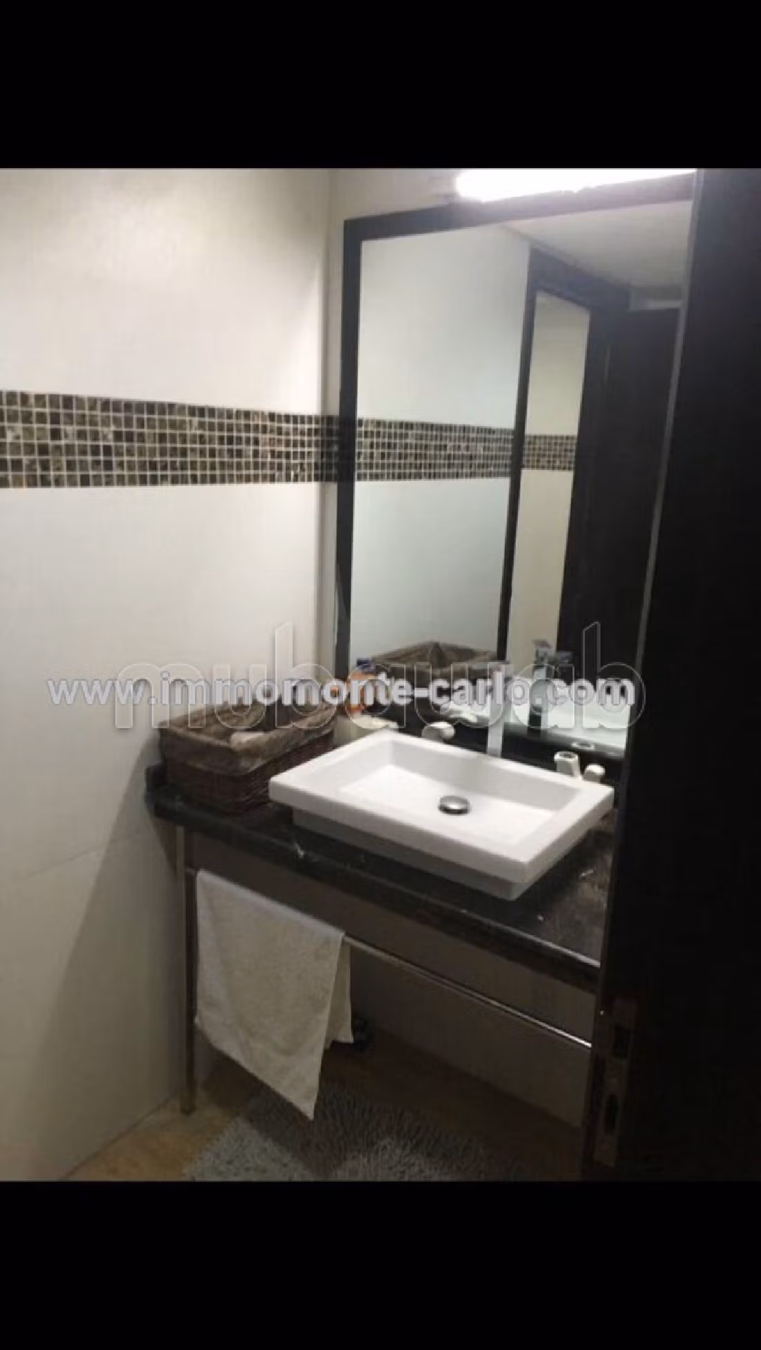 Huren: villa's en luxe woningen in Riyad. 4 Slaapkamers. Airconditioning en zwembad. 