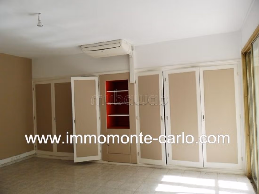 Location villa vide au quartier Souissi à Rabat