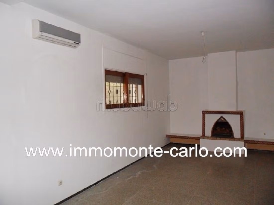 Fabulous villa for rent in Souissi. 5 Master bedroom. Living room with fireplace, General air conditioning System. 