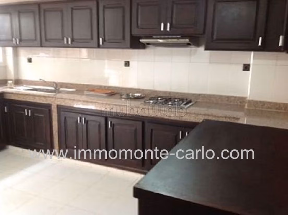 Villa neuve bien meublée à Hay Riad Souissi,