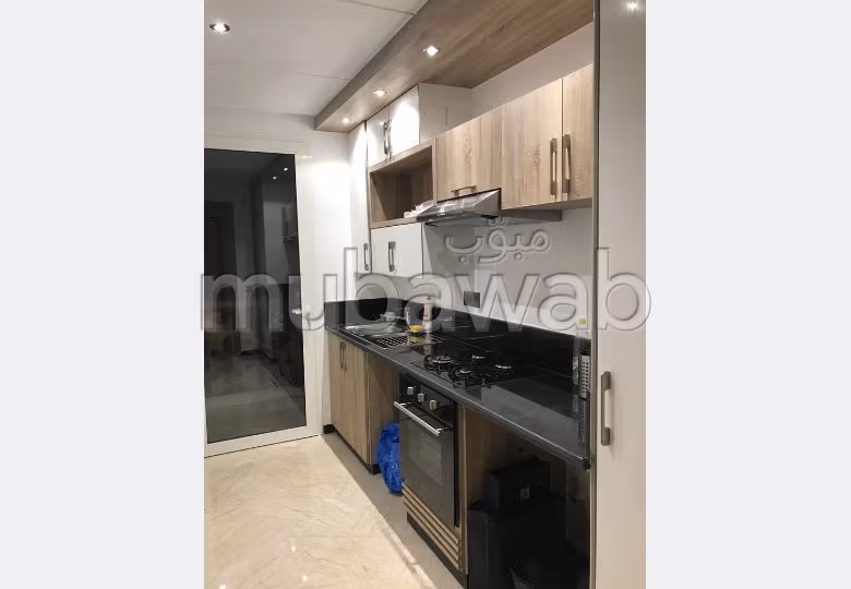 شقة جميلة للكراء ب الحي المالي للدار البيضاء. 3 قطع رائعة. مفروشة. 