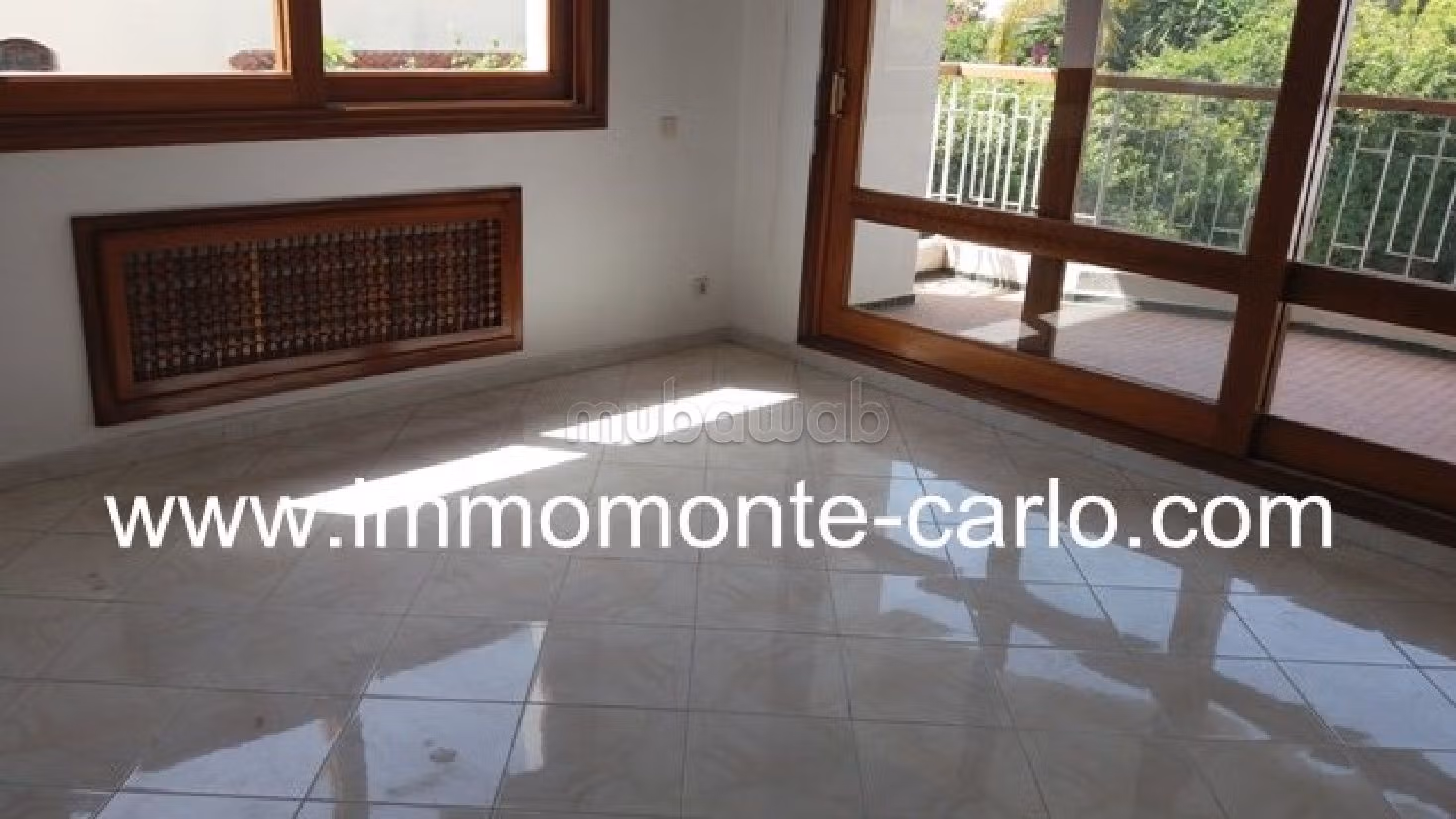 Villa's en luxe woningen huren in Souissi. Oppervlakte 450 m². Zwembad en airconditioning. 