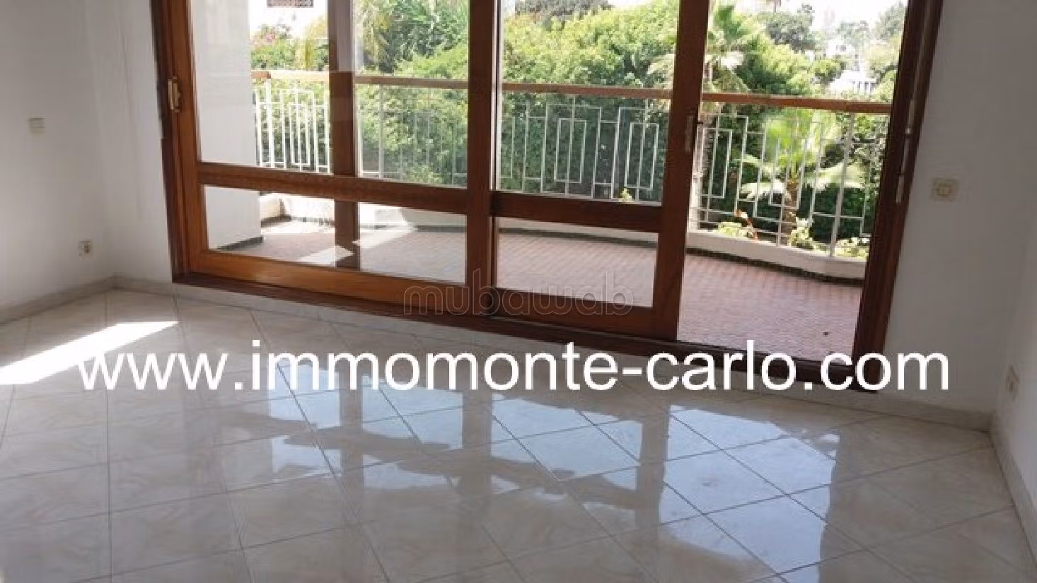 Villa's en luxe woningen huren in Souissi. Oppervlakte 450 m². Zwembad en airconditioning. 