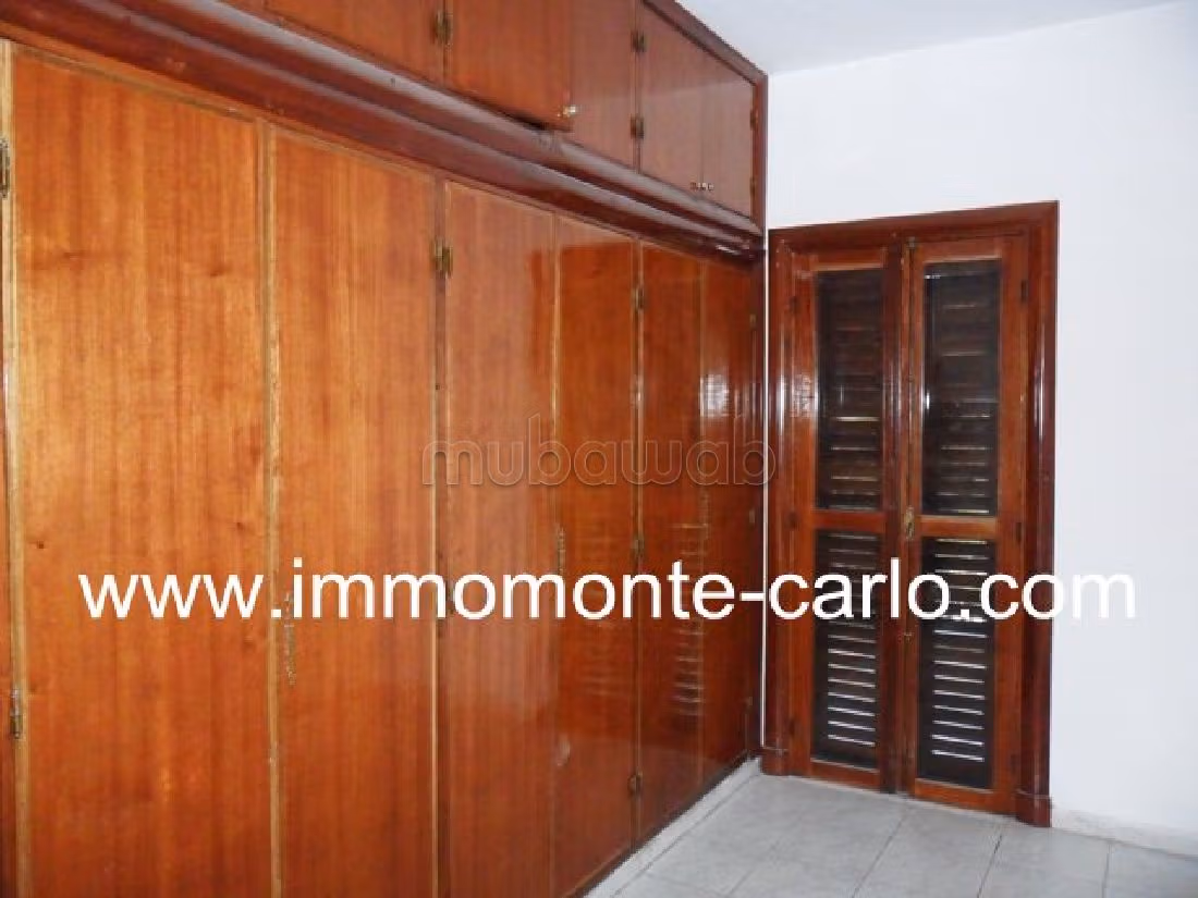 Superbe villa à usage bureau à louer à Souissi 
RABAT