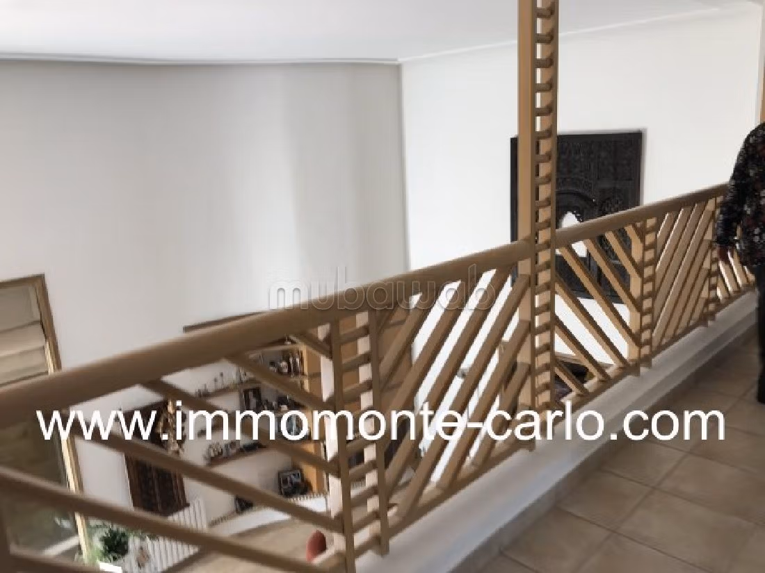 فيلا مساحتها 500م²، مطبخ مجهز، شرفة، 6 غرف، سويسي