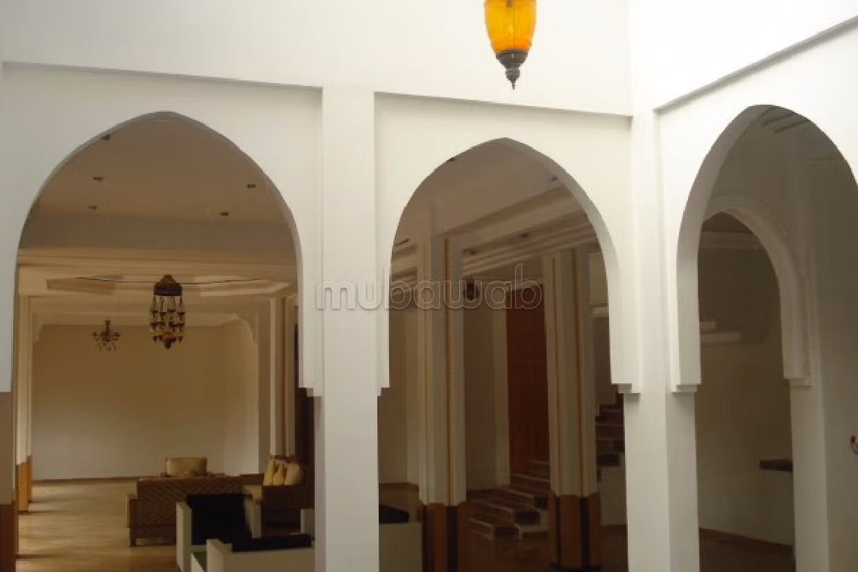 Luxury Villa for sale in Route de Ouarzazate. 7 rooms. Carpark, Balcony