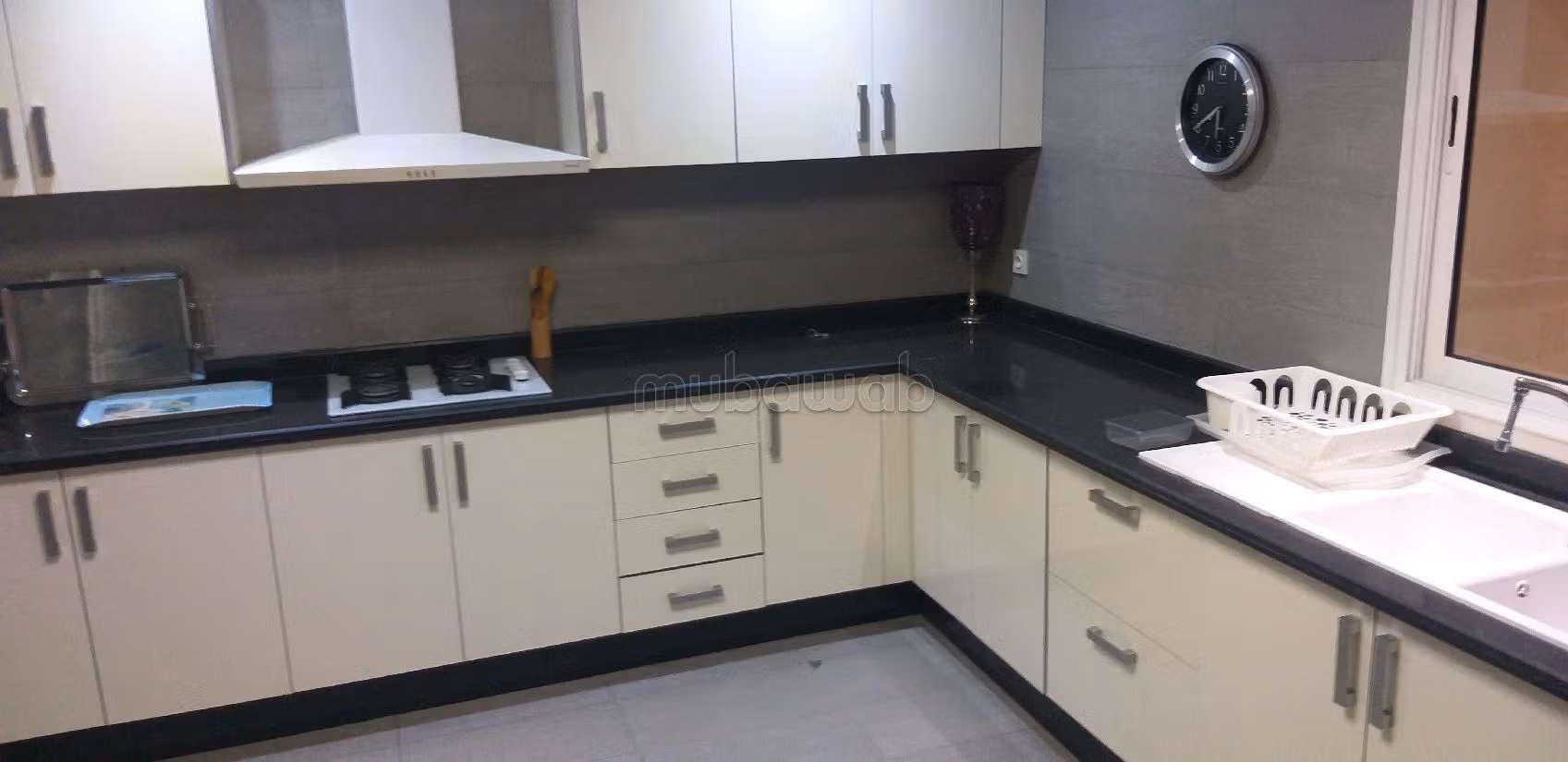 Lovely apartment for rent in Champ de course. 3 rooms. Attic. 