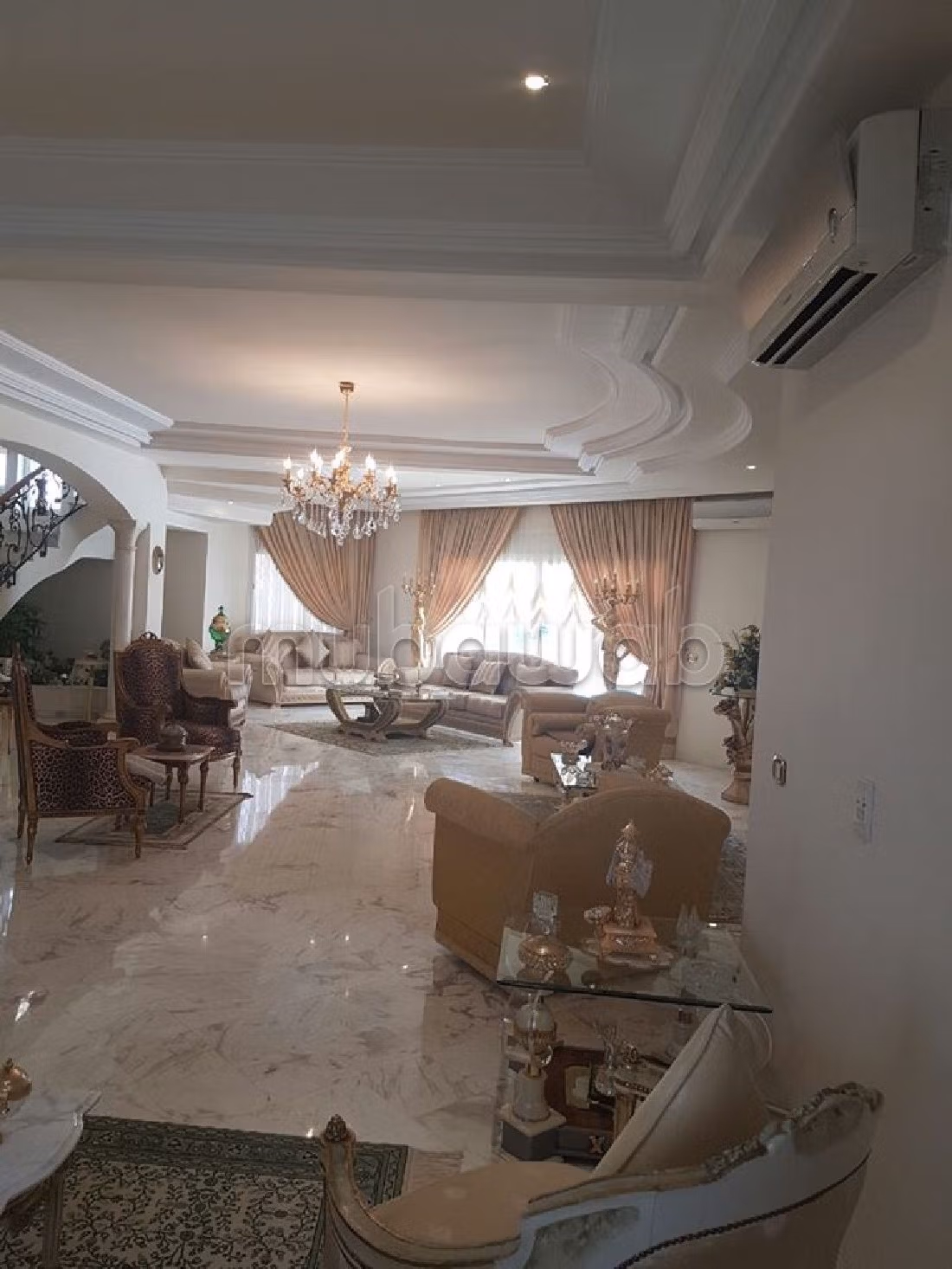 Casa in vendita a La Marsa. Superficie totale 970 m². Terrazzo e giardino. 