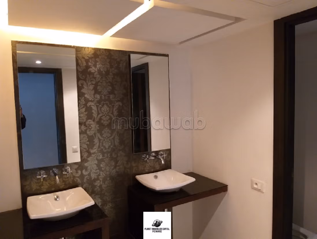 Suntuosa villa en alquiler en Centre. Superficie 540 m². Amueblada. 