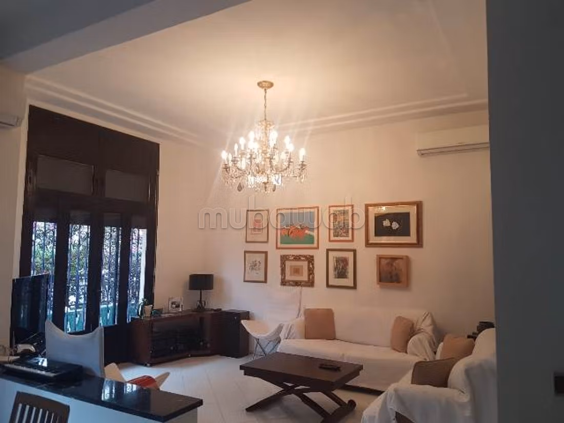 Straordinaria villa in affitto a Hassan - Centre Ville. 5 locali. Sistema di sicurezza e antenna parabolica. 