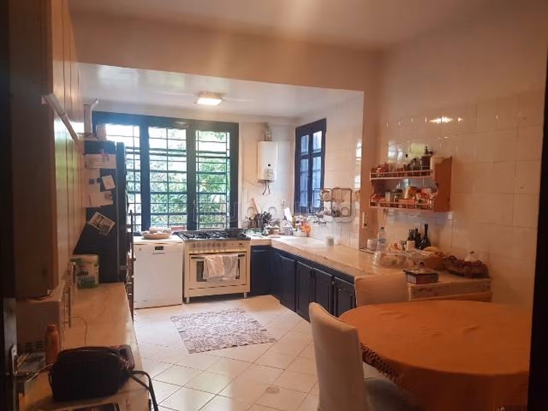 Straordinaria villa in affitto a Hassan - Centre Ville. 5 locali. Sistema di sicurezza e antenna parabolica. 
