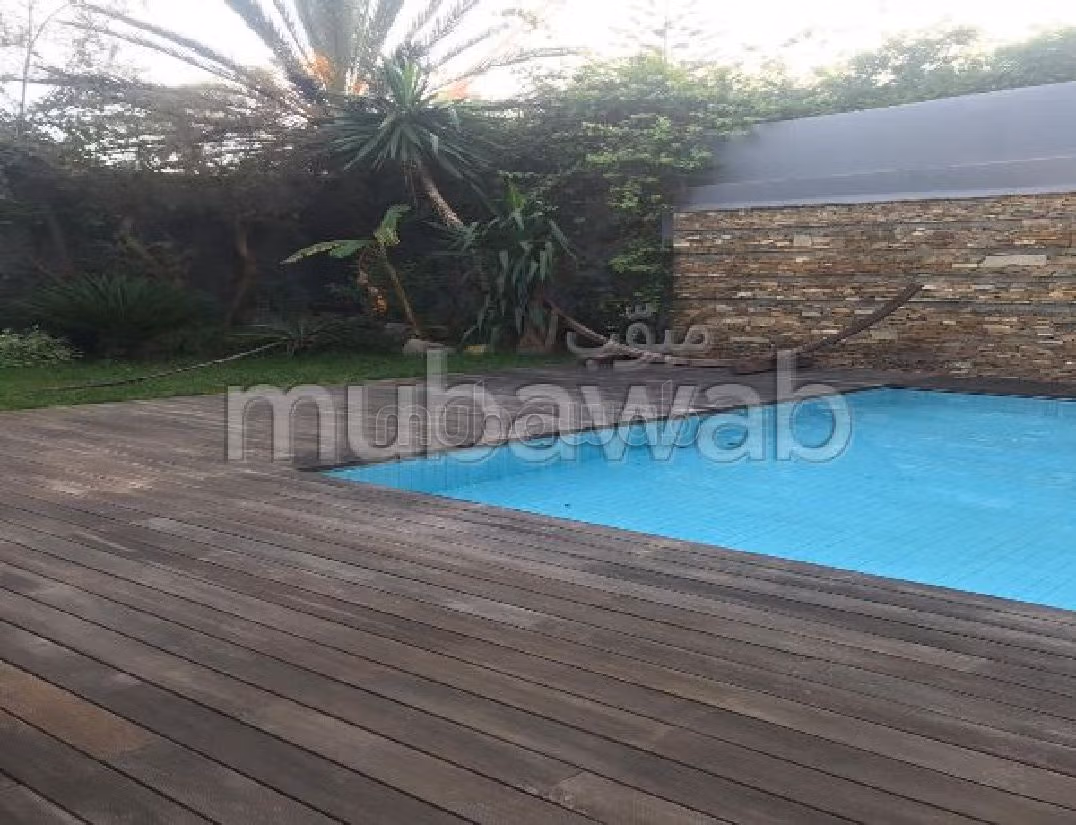 Villa de alto standing en venta en Anfa Supérieur. 4 Habitacion grande. Sistema parabólico y salón de estilo marroquí. 