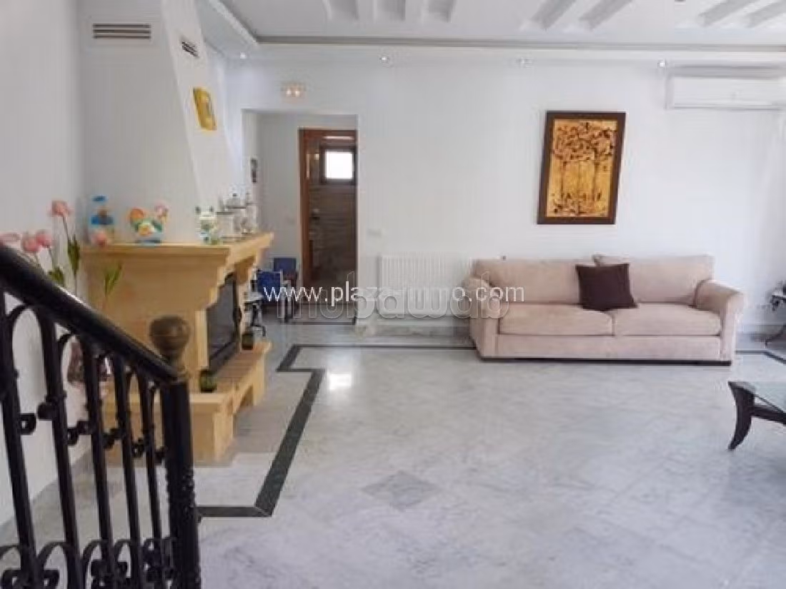 Luxury Villa for sale in Hammamet. 5 Hall. Residence with swimming pool, Air conditioning. 