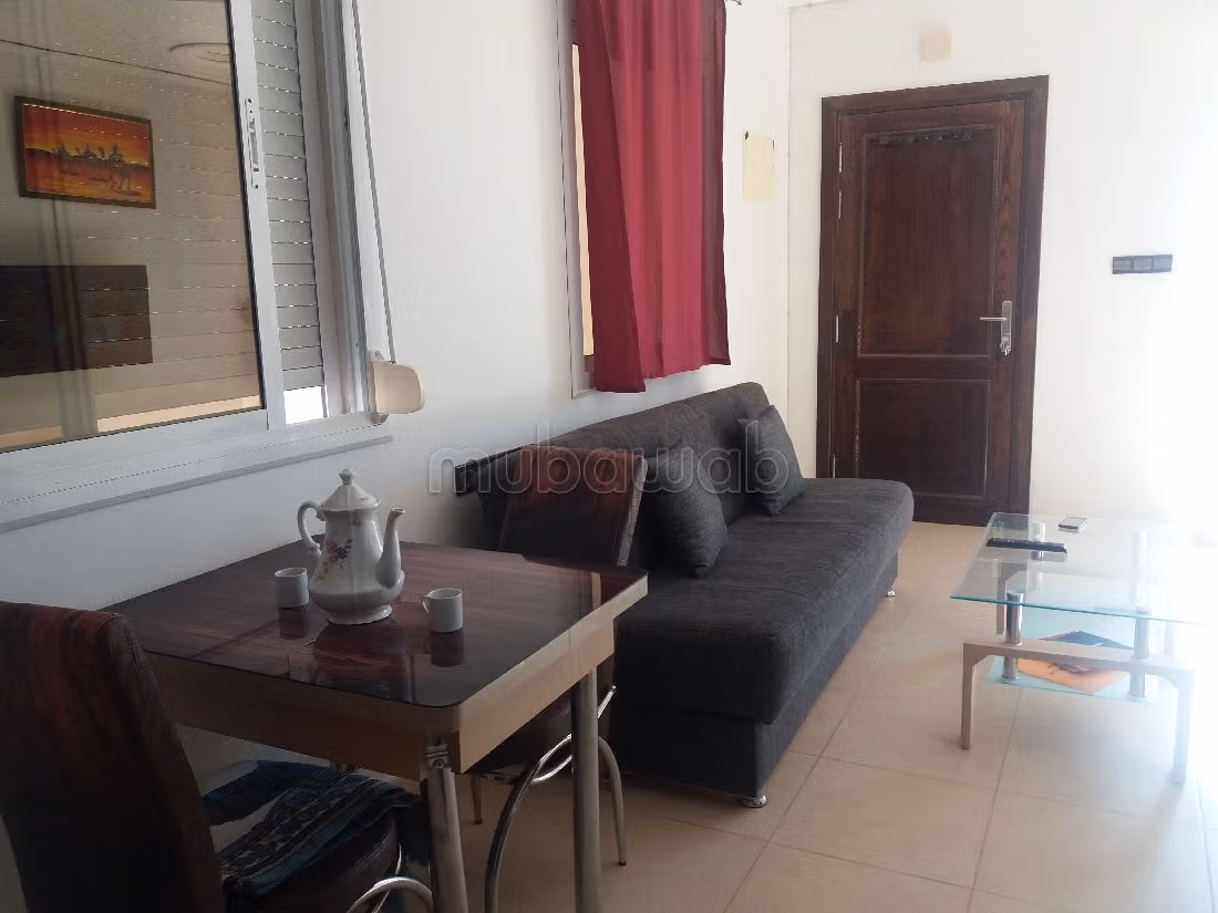 Affitto di uno splendido appartamento a Centre ville. 1 bella camera da letto. Arredato