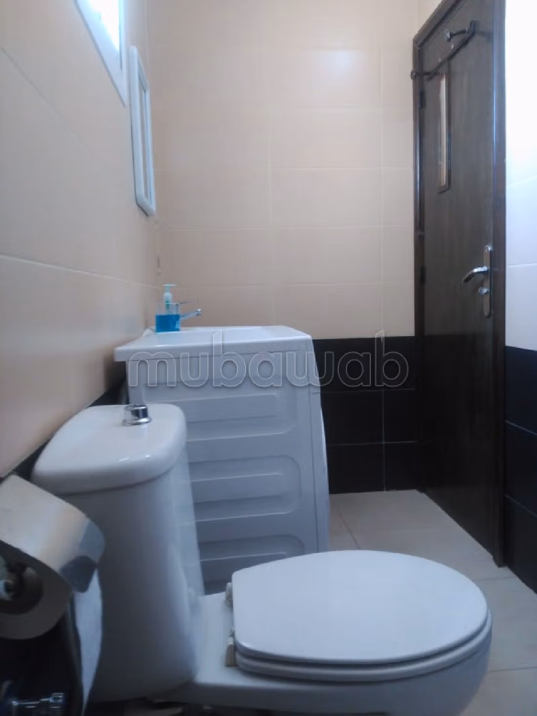 Affitto di uno splendido appartamento a Centre ville. 1 bella camera da letto. Arredato