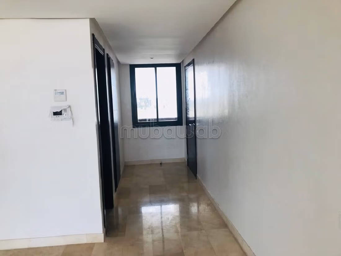 شقة للكراء ببوسكورة. 5 قطع. شرفة وحديقة