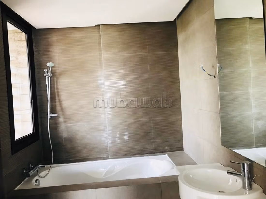 شقة للكراء ببوسكورة. 5 قطع. شرفة وحديقة