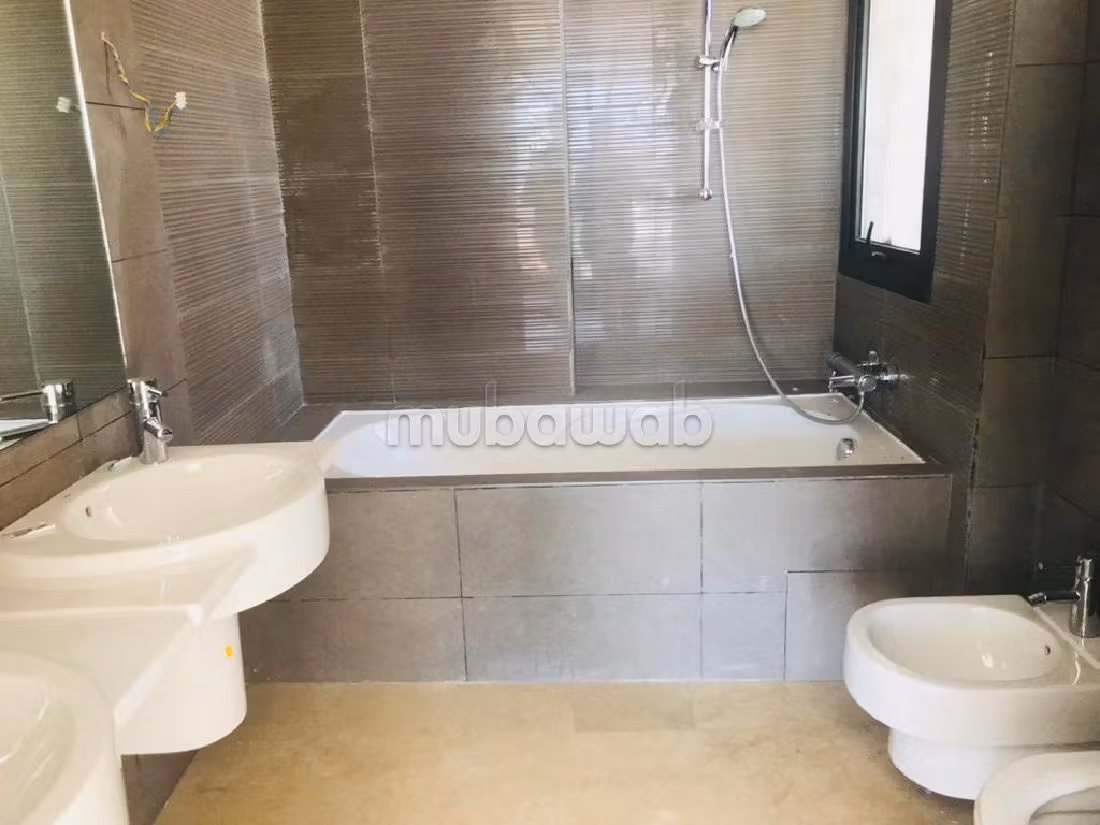 شقة للكراء ببوسكورة. 5 قطع. شرفة وحديقة