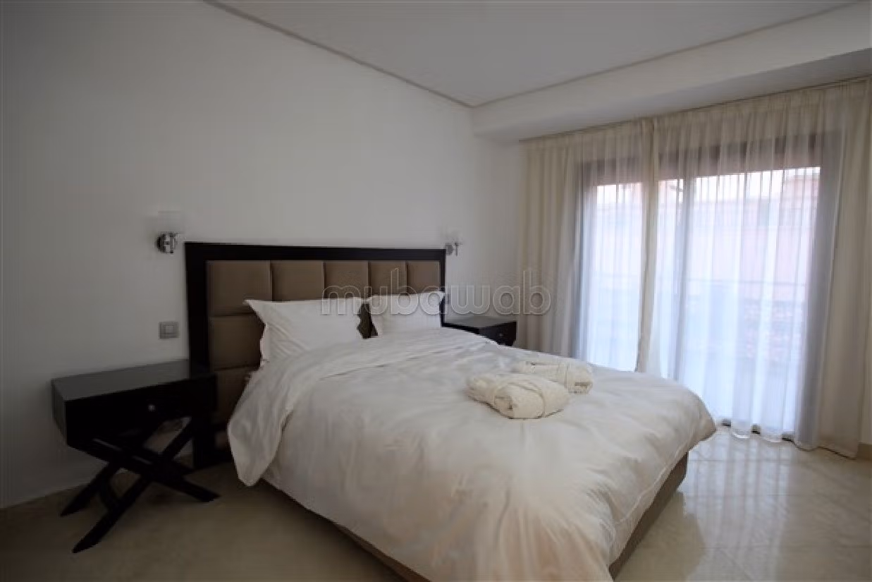 Apartment for sale in Guéliz. 5 large rooms. Double glazed window, Central air conditioning. 