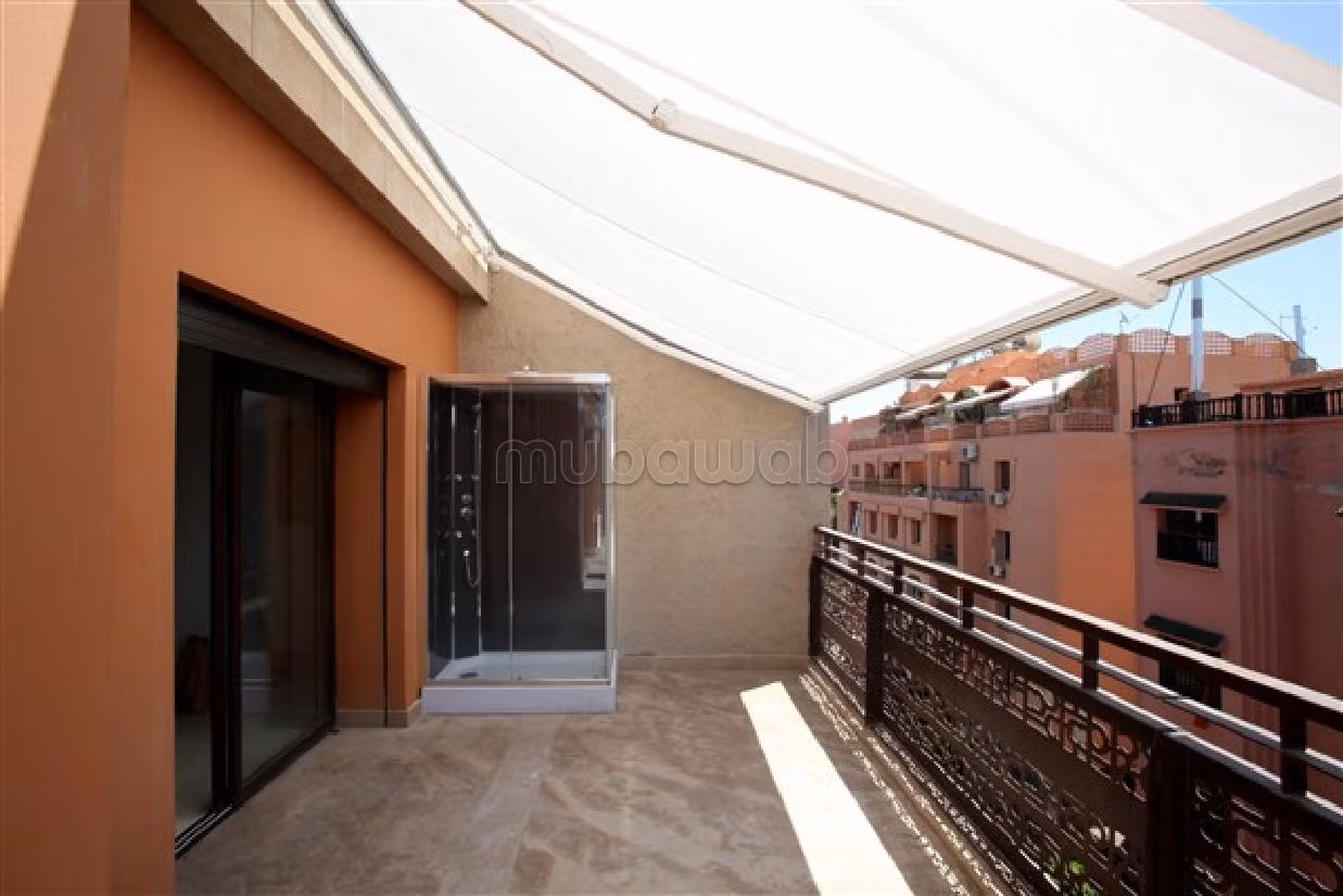 Apartment for sale in Guéliz. 5 large rooms. Double glazed window, Central air conditioning. 