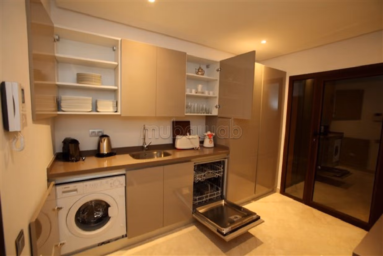 Apartment for sale in Guéliz. 5 large rooms. Double glazed window, Central air conditioning. 