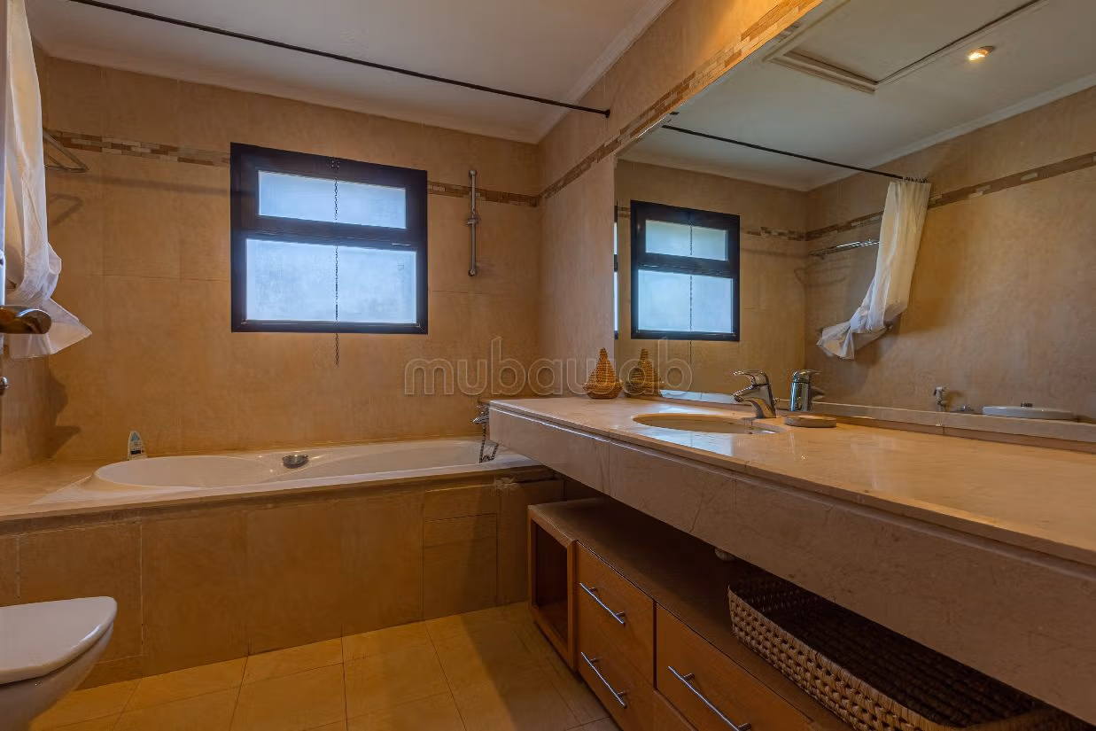 Find an apartment to buy in Agdal. Surface area 215 m². Parking spaces and terrace