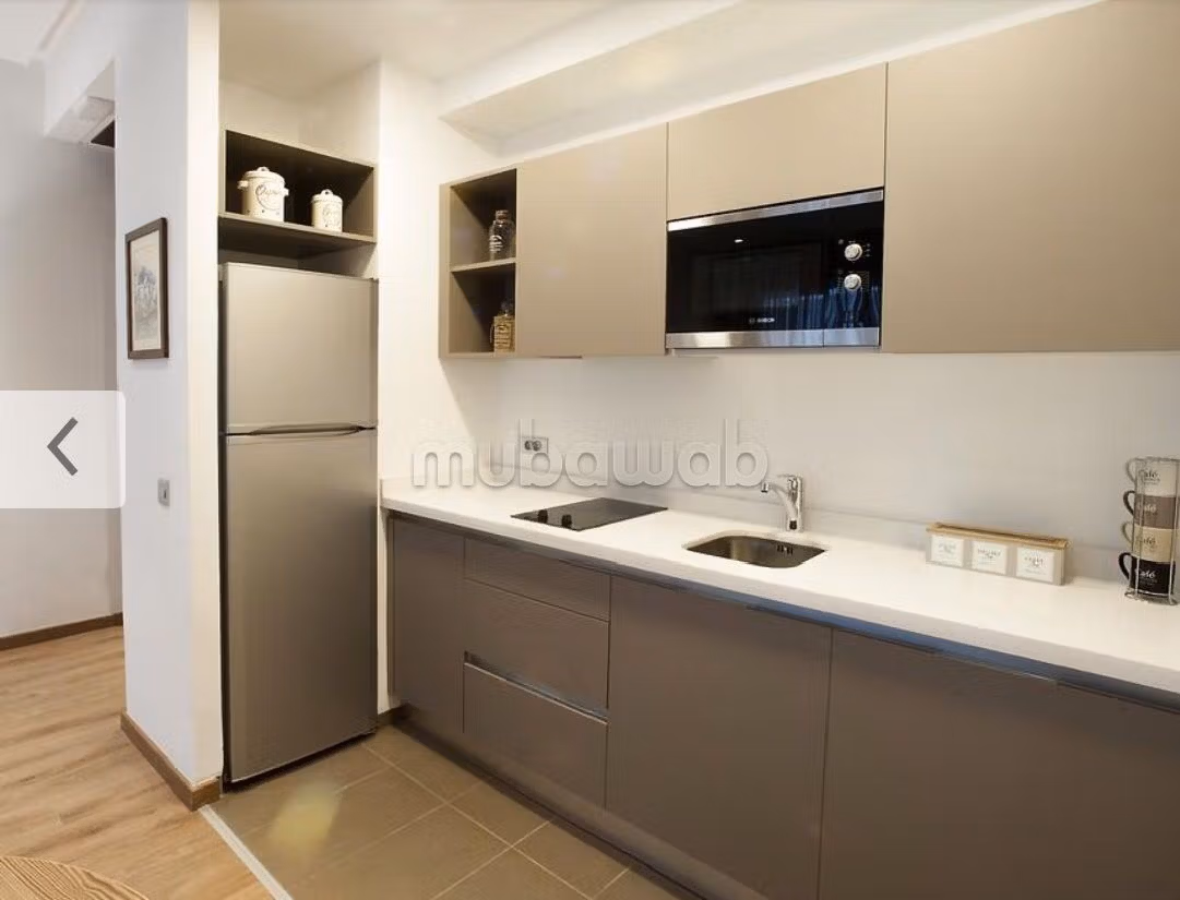 Huurappartementen in Ain Diab. Totale oppervlakte 75 m². Conciërge en zwembad. 